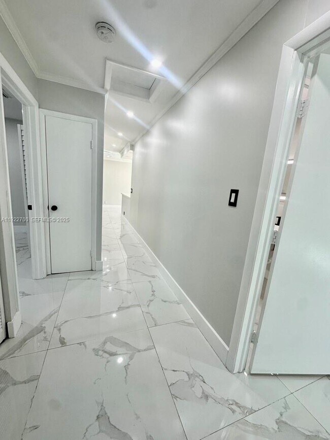 Building Photo - 4681 SW 26th Terrace