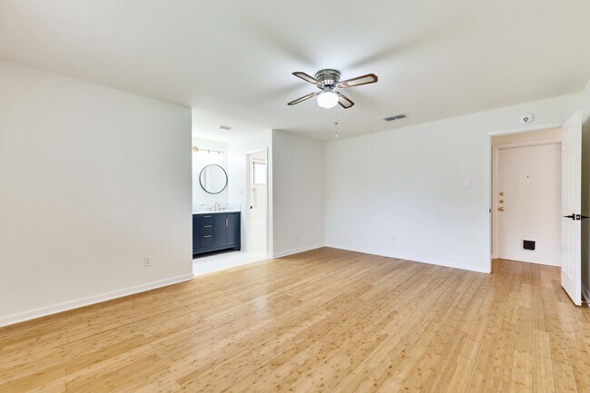 Building Photo - 5403 Porsche Ln
