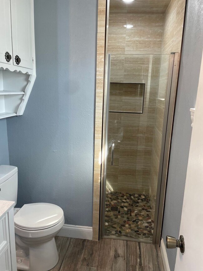 Building Photo - 229 Travis Ln