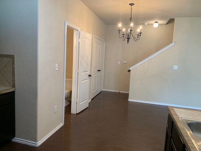 Building Photo - 2 Story Duplex / Interior Washer & Dryer C...