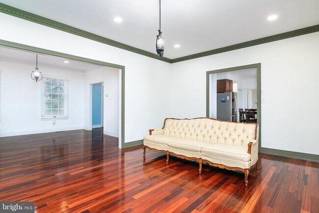 Building Photo - 5444 E Nithsdale Dr