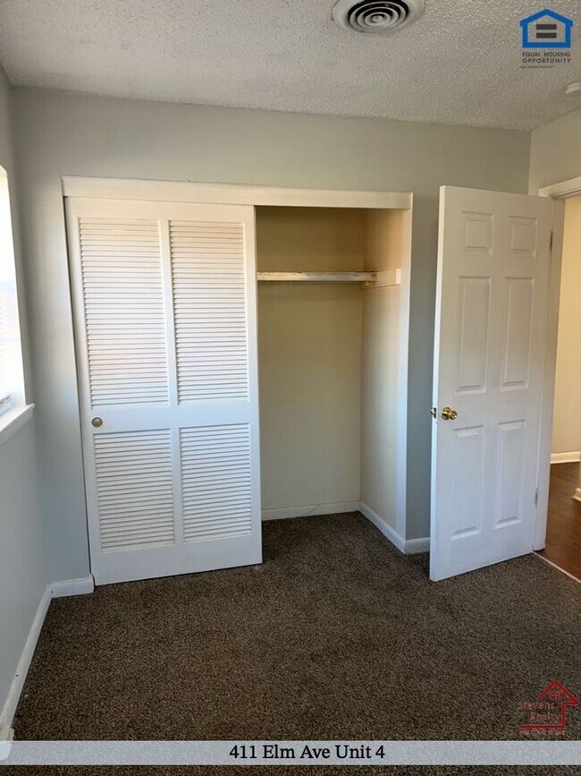 Building Photo - 411 Elm Ave