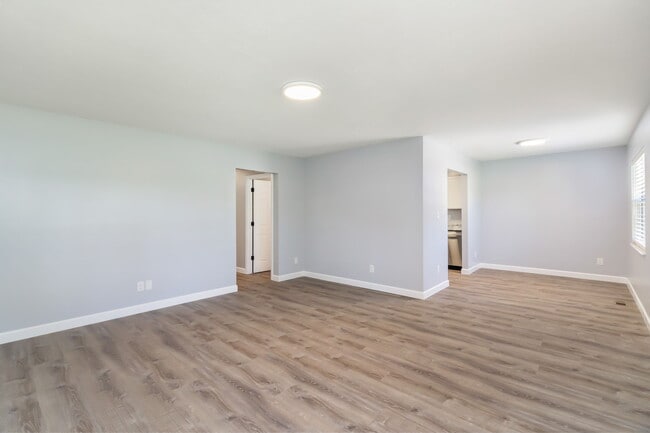 Building Photo - 1826 Tillery St NE