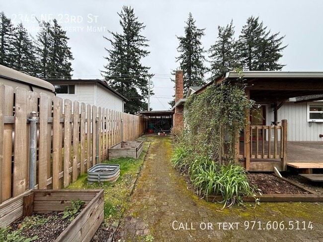 Building Photo - 2345 NE 23rd St