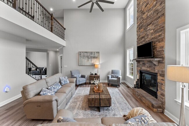 Building Photo - Spacious 5BR House in Beaver