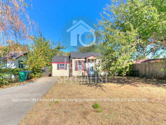 Building Photo - MOVE IN SPECIAL! Charming NW Oklahoma City...