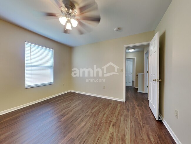 Building Photo - 6443 Lantern Way