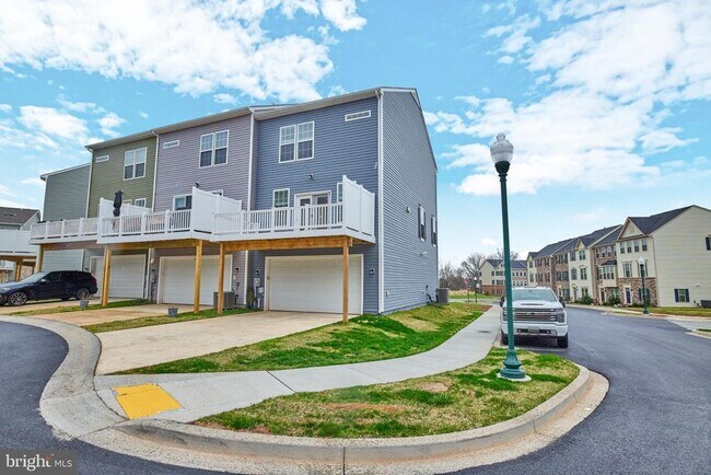 Building Photo - 6228 Davinci St
