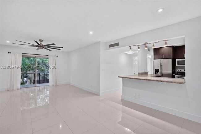 Building Photo - 13707 SW 91st Ct