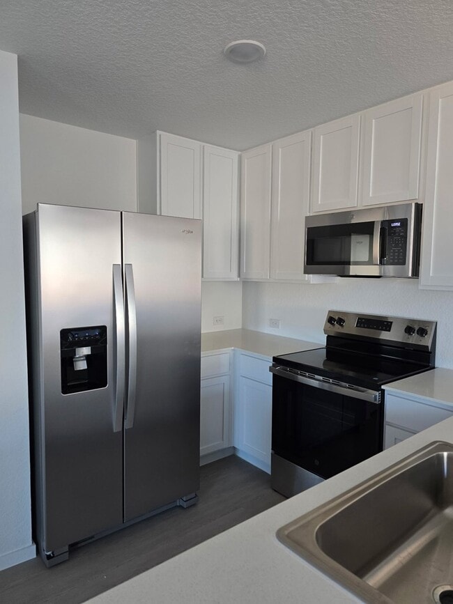 Building Photo - 3214 Glacier Blf