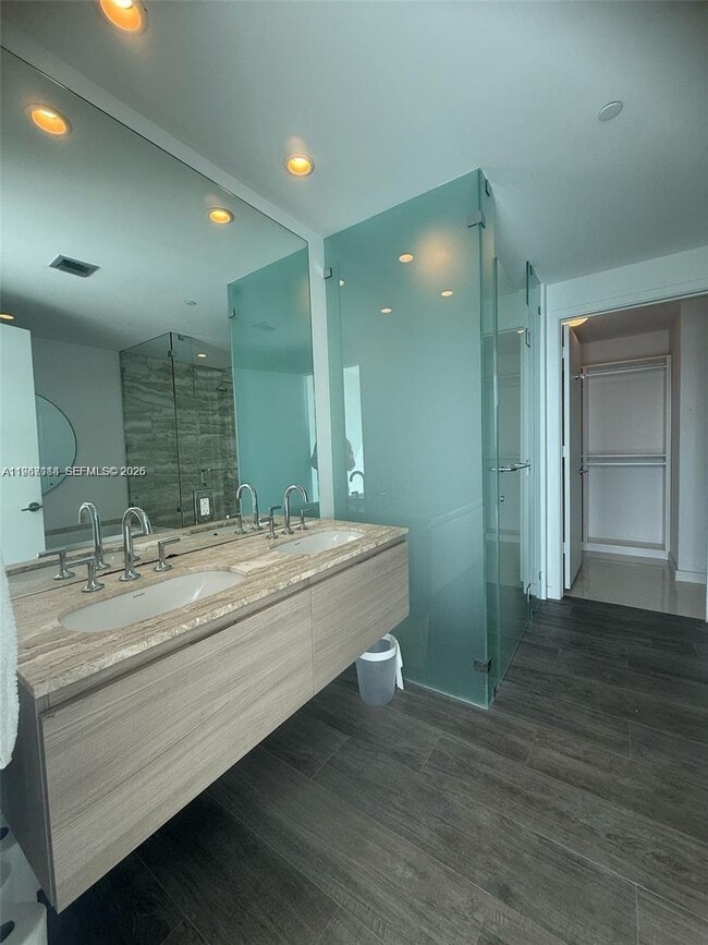 Building Photo - 2900 NE 7th Ave