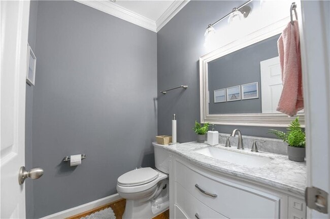 Building Photo - 304 Bridle Path