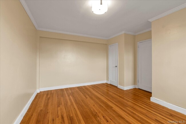 Building Photo - 275 Maple Ave