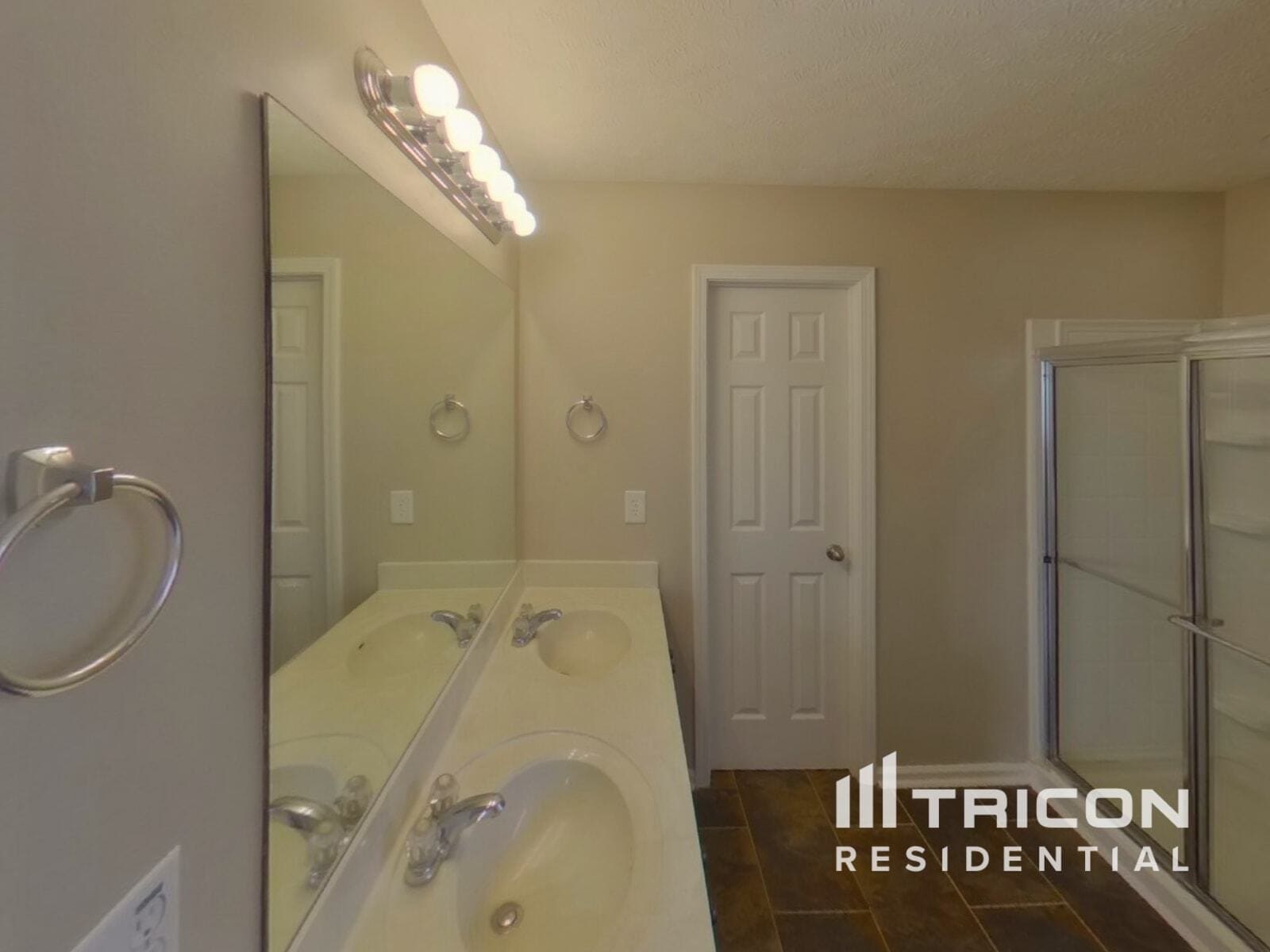 Building Photo - 3423 Country Almond Way