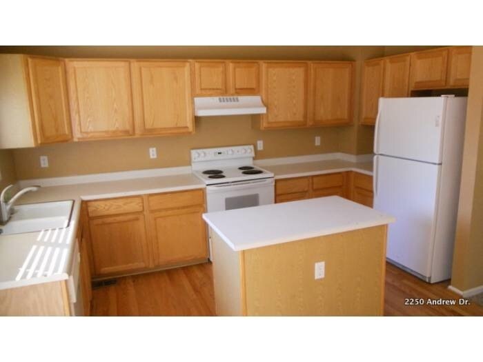 Kitchen - 2250 Andrew Drive