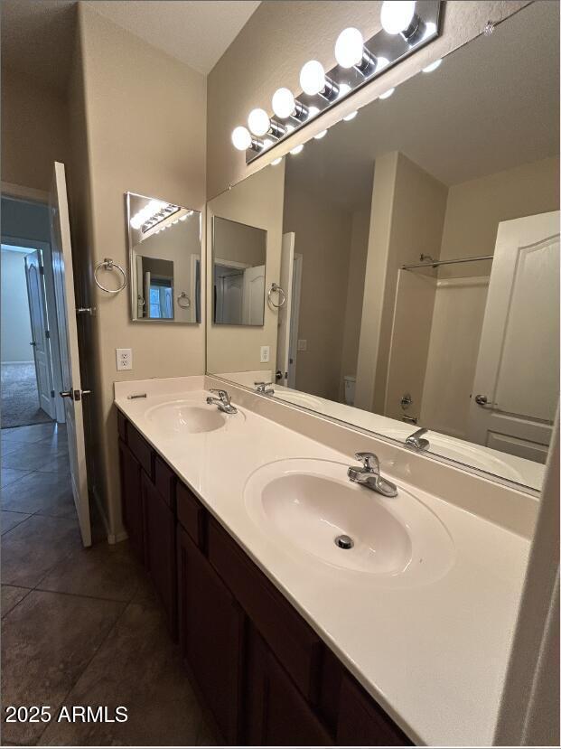 Building Photo - 2747 E Clifton Ave