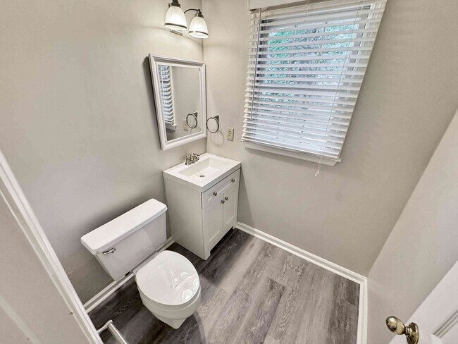 Building Photo - Renovated 4BR Home in Walton HS East Cobb