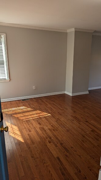 Building Photo - 409 Wakefield Dr