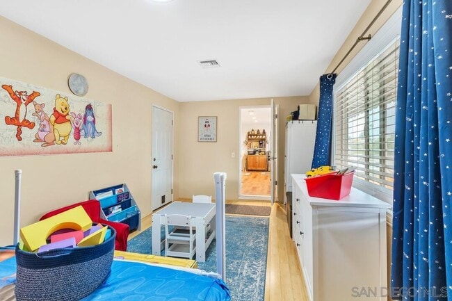Building Photo - 6789 Alamo Way