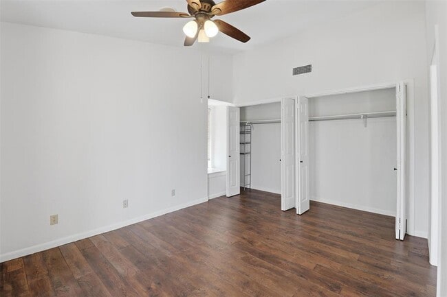 Building Photo - 100 Bay Point Dr