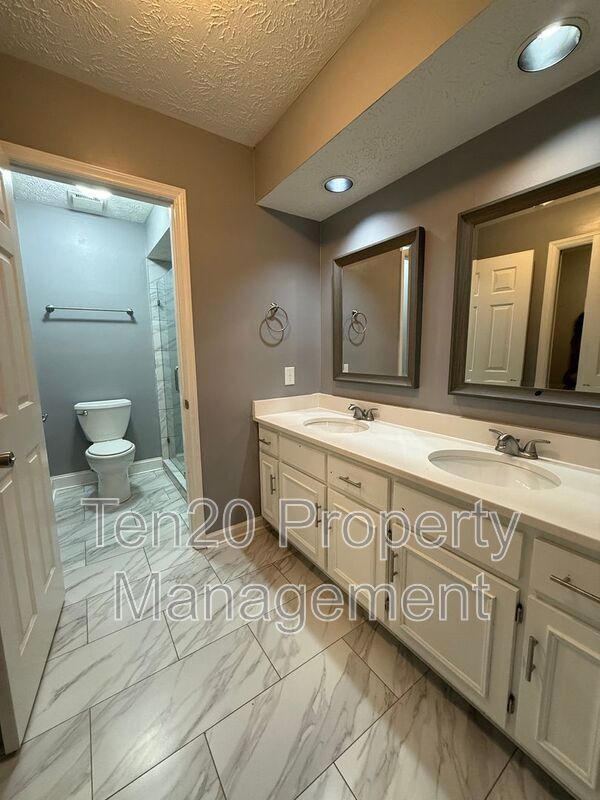 Building Photo - 6118 Abbey Dr