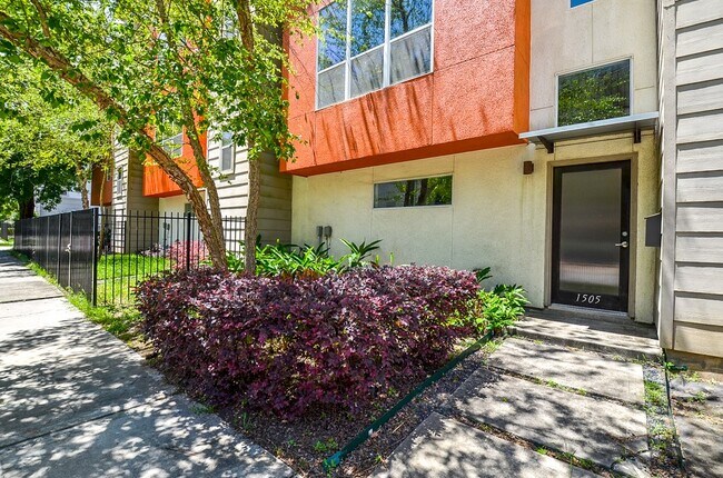 Building Photo - 1505 Utah St