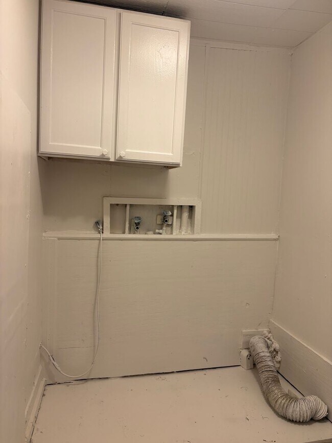 Building Photo - 4bed/3bath SFH Rent $1740/month ready May 2026