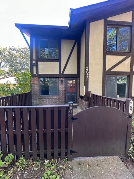 Building Photo - 287 Sagamore Hills Dr