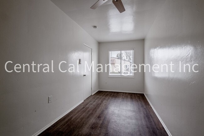 Building Photo - 343-345 E Marengo Ave