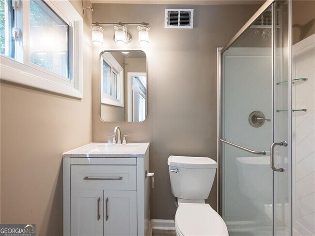 Building Photo - 115 Biscayne Dr NW