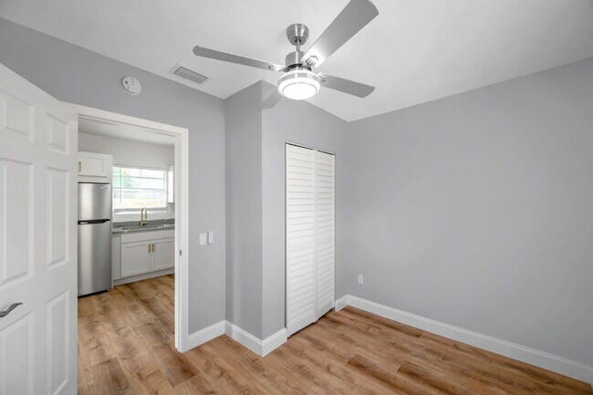 Building Photo - Charming 2-Bedroom Home with Optional Over...