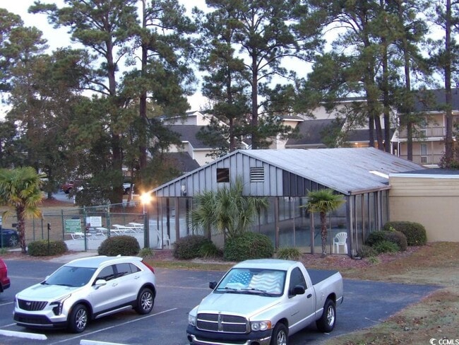 Building Photo - 1095 Plantation Dr W