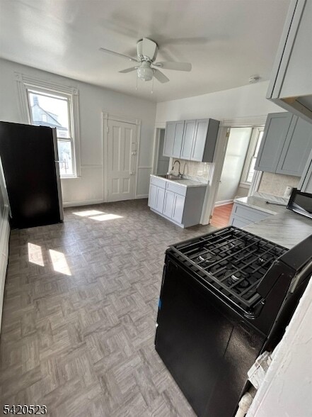 Building Photo - 222 Inslee Pl