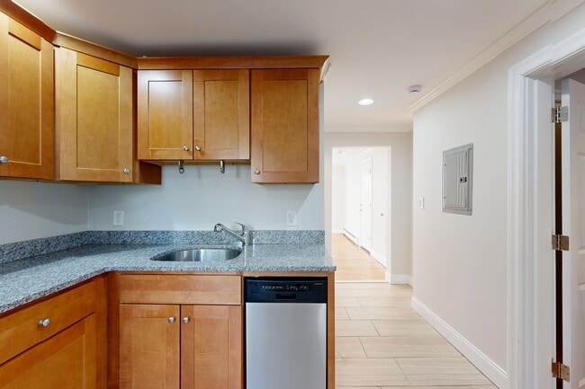 Building Photo - 234 Lexington St