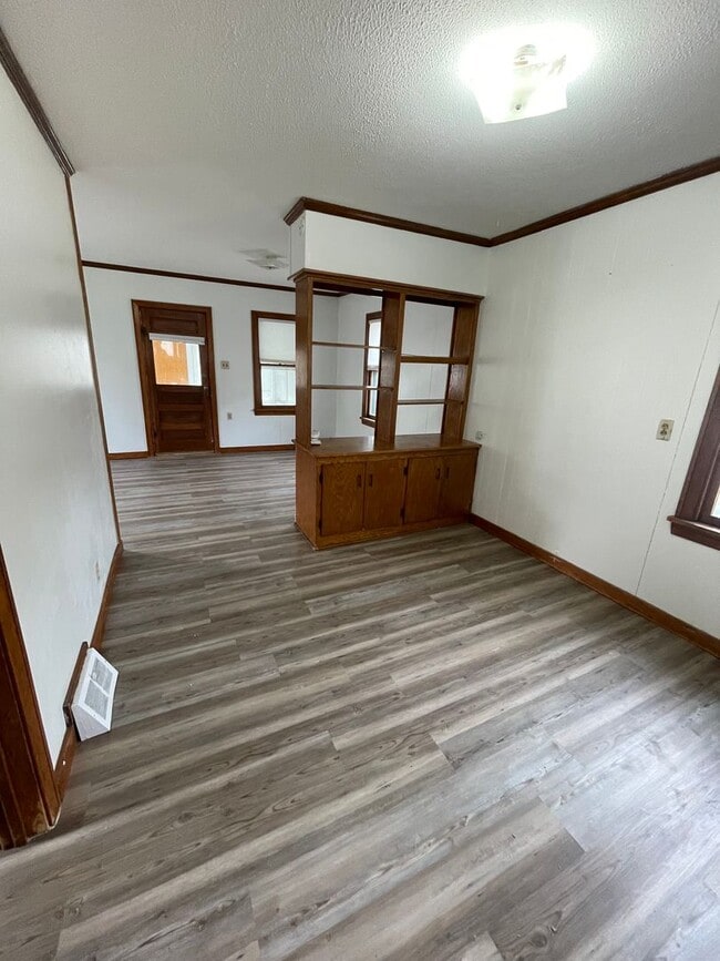 Building Photo - Cute 1 bedroom house! Located near Ta Ha Zouka Park!  Bonita casa de 1 dormitorio. ¡Ubicada cerca...