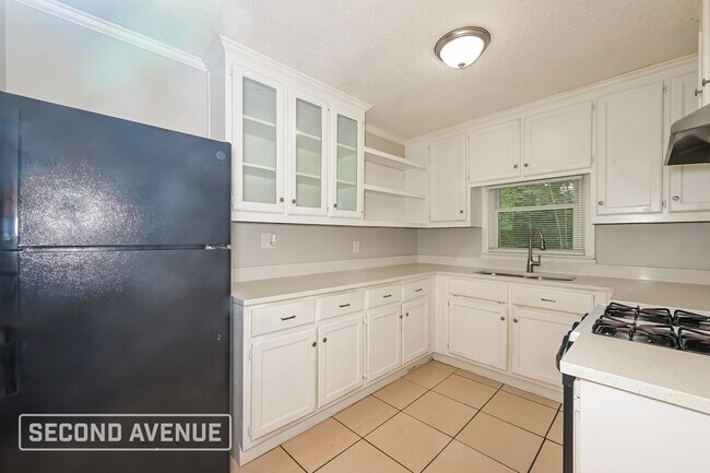 Building Photo - 5566 Cypress Dr