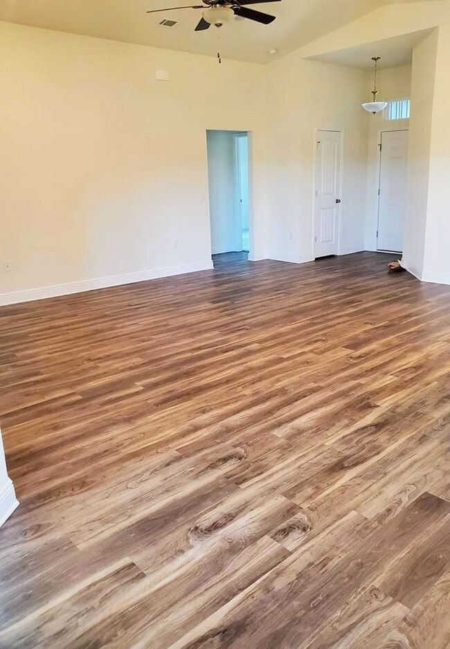 Building Photo - 6289 Redberry Dr