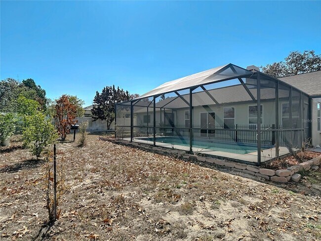 Building Photo - 5066 Woodbine St