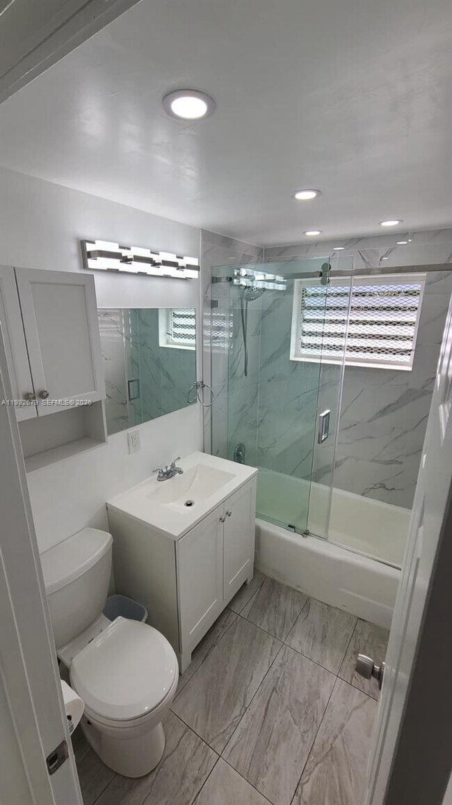 Building Photo - 761 Euclid Ave