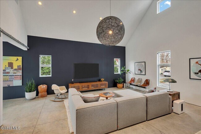 Building Photo - 18 Granite St