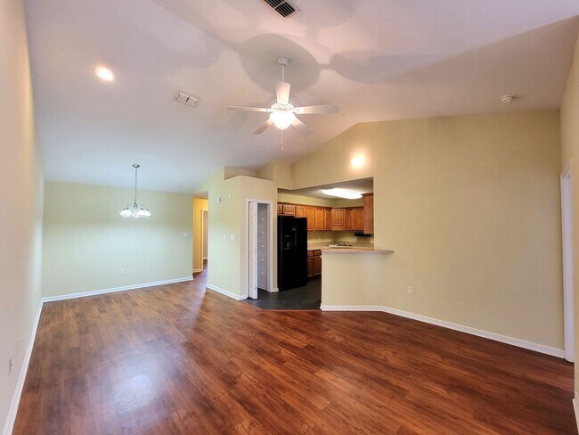 Building Photo - Lovely 3 bedroom town home off Apalachee Pkwy for rent August 7, 2026 $1800
