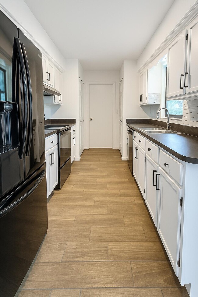 Building Photo - 1892 SW Biltmore St