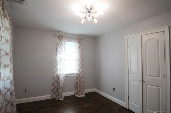Building Photo - 165 Nordstrand Ave