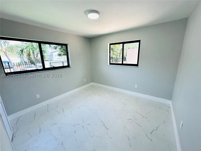 Building Photo - 201 SW 40th Ave