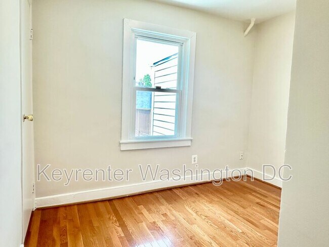 Building Photo - 1528 8th St NW
