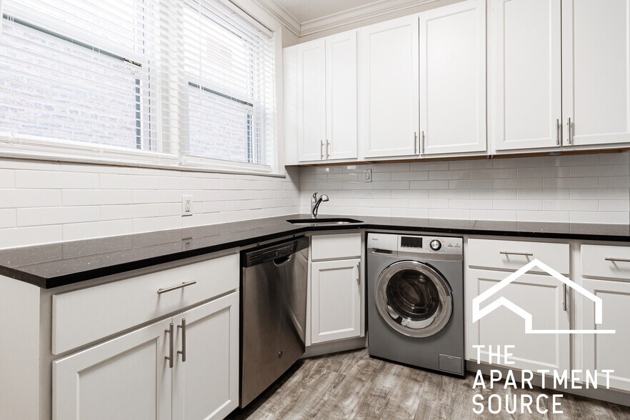 Building Photo - 1132 Maple Ave