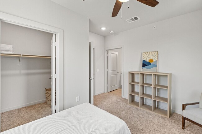 Building Photo - 5820 1/2 Cameron Road-SI FL3-ID1303393P