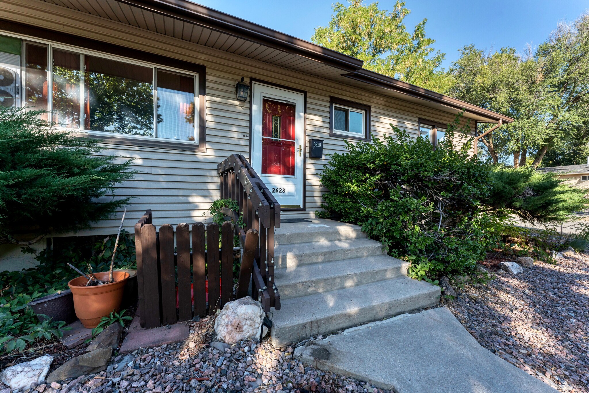 Building Photo - 2628 Green Ridge Dr