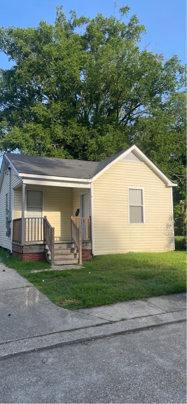 Building Photo - 2112 Tennessee St