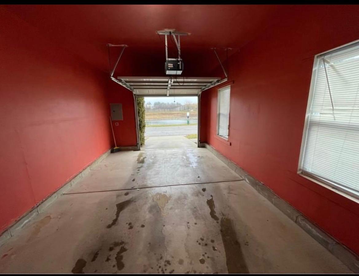 Building Photo - 12235 Bubbling Brook Dr